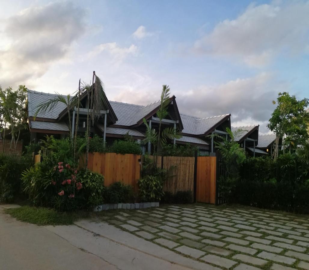 Jr Place Klong Muang Beach Ngoại thất bức ảnh