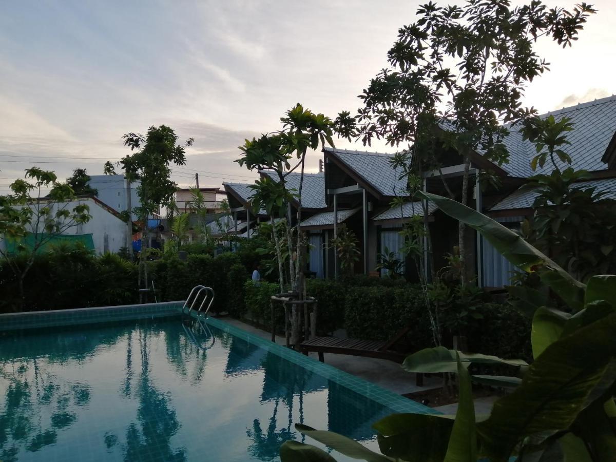 Jr Place Klong Muang Beach Ngoại thất bức ảnh