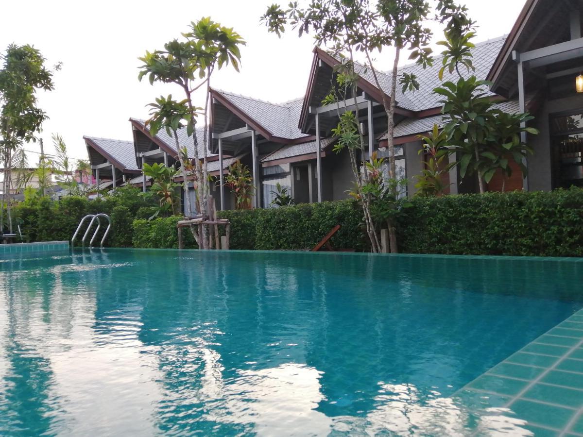 Jr Place Klong Muang Beach Ngoại thất bức ảnh