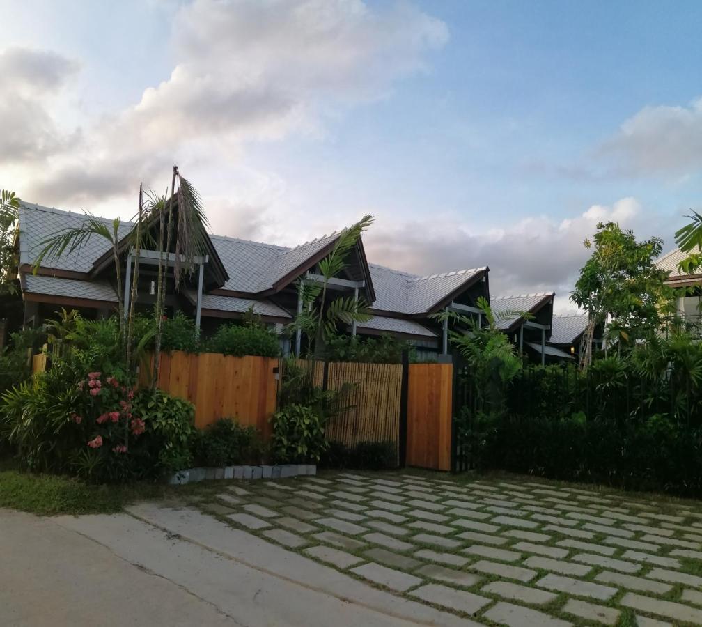 Jr Place Klong Muang Beach Ngoại thất bức ảnh